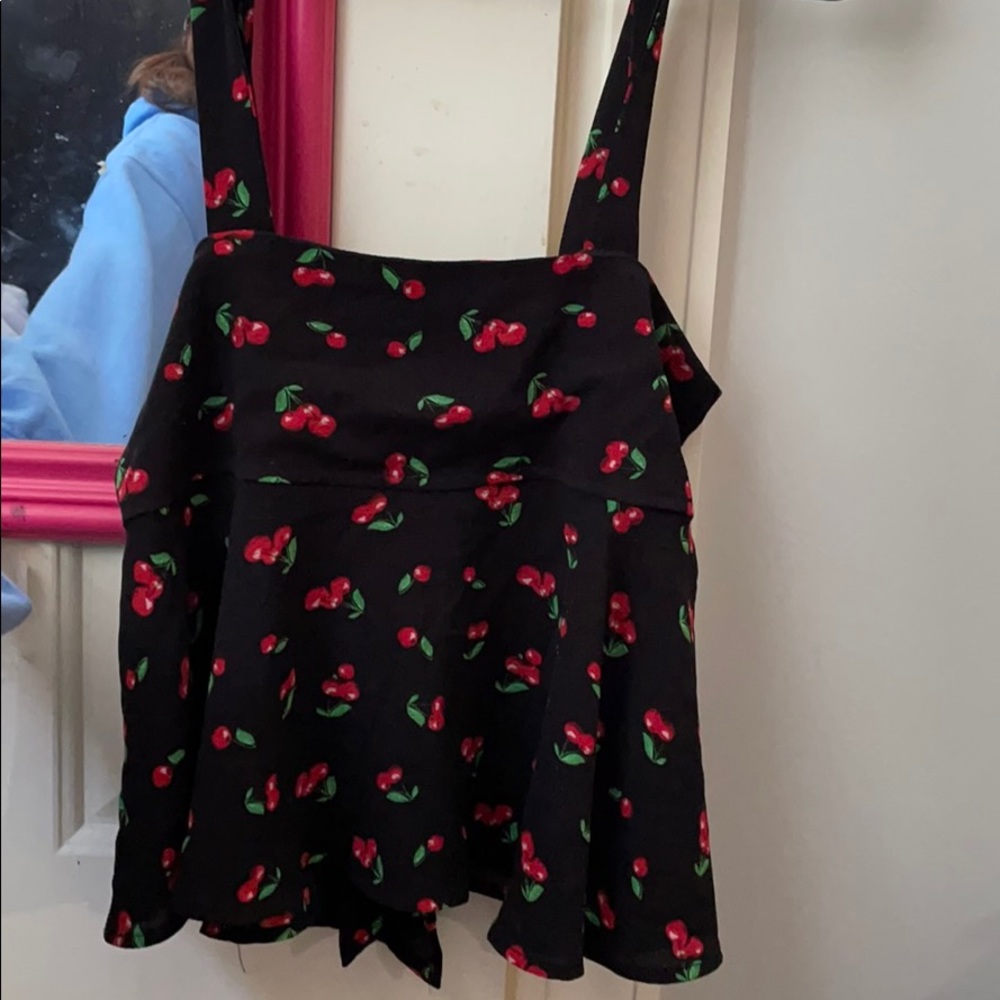 Cherry print tie back shirt size small